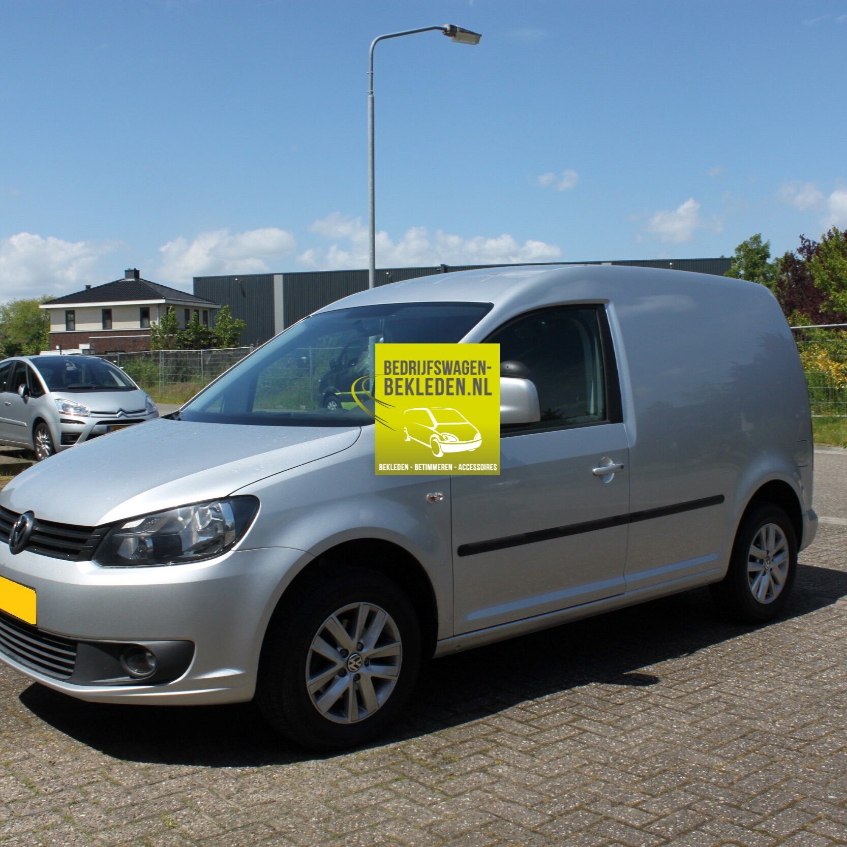 Volkswagen Caddy275